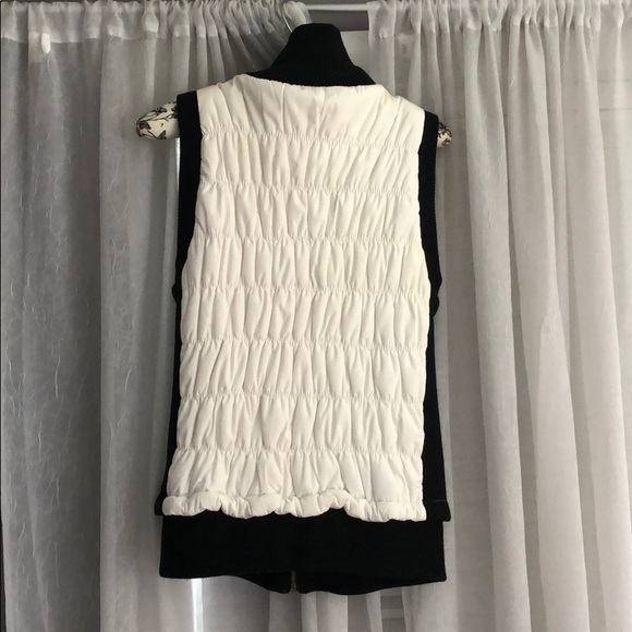 White puffer vest - Picture 2 of 3